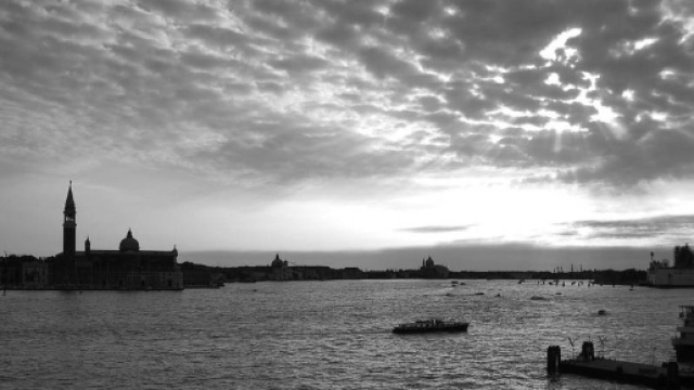 Veduta di Venezia e la laguna, dove &egrave; in corso la Mostra Glasstress.