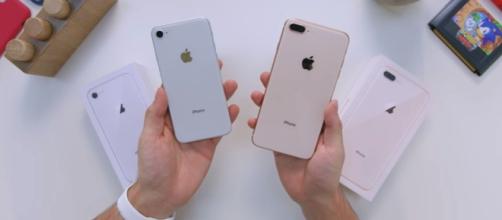 Early iPhone 8 vs. 8 Plus unboxing and comparison. Image credit: YouTube/Jonathan Morrison