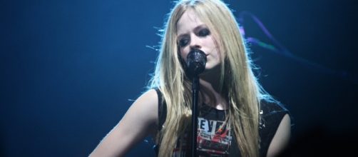 Beware: Searching for 'free Avril Lavigne MP3' online has a 1-in-4 chance of sending you to a malware site. / from 'Wikimedia Commons'