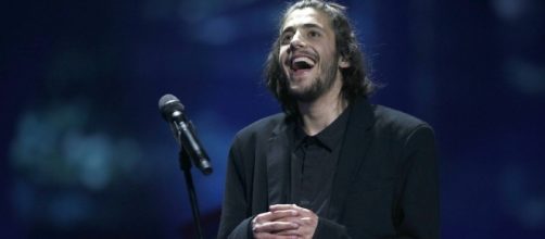 Salvador Sobral: il cantante portoghese ricoverato in ospedale in gravi condizioni - portugalalerta.