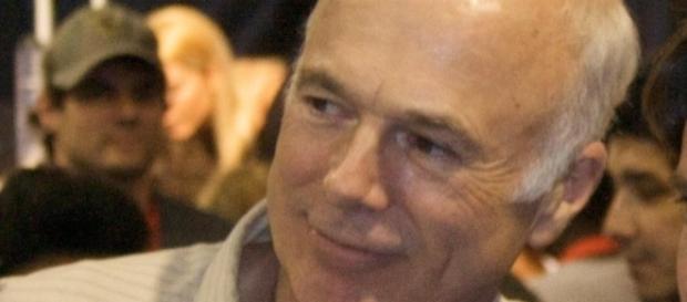 Wikimedia|Michael Hogan|CC BY 2.0| https://commons.wikimedia.org/wiki/File:Michael_Hogan_2009_Comic-Con_International_2.jpg Wikimedia|Michael Hogan|CC BY 2.0| https://commons.wikimedia.org/wiki/File:Michael_Hogan_2009_Comic-Con_International_2.jpg