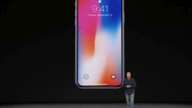 Apple, iPhone X pronto ad essere a disposizione degli utenti in Italia