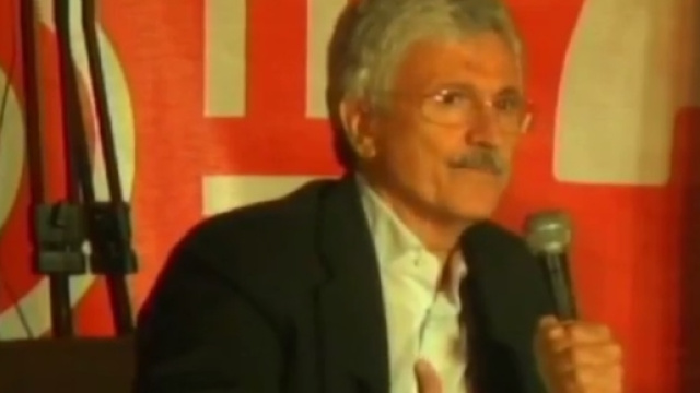Massimo D'Alema parla alla festa nazionale di Sinistra Italiana