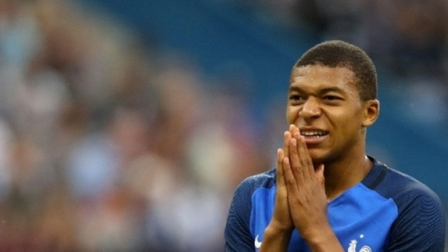 Mbappé ne va-t-il faire que passer au PSG ? - public.fr