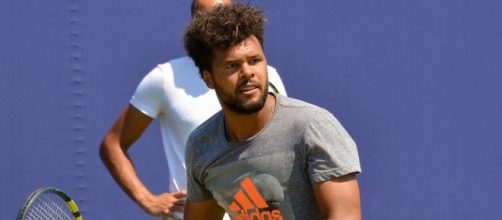 Jo-Wilfried Tsonga plays a volley. Image Credit: Carine06, Flickr -- CC BY-SA 2.0