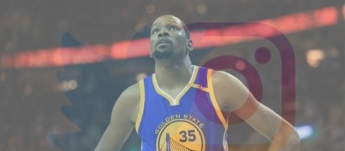 Kevin Durant en un partido con los Warriors