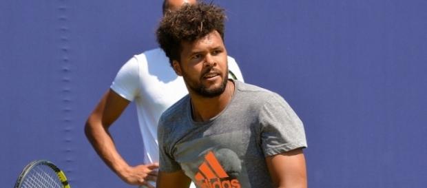 Jo-Wilfried Tsonga plays a volley. Image Credit: Carine06, Flickr -- CC BY-SA 2.0 Jo-Wilfried Tsonga plays a volley. Image Credit: Carine06, Flickr -- CC BY-SA 2.0