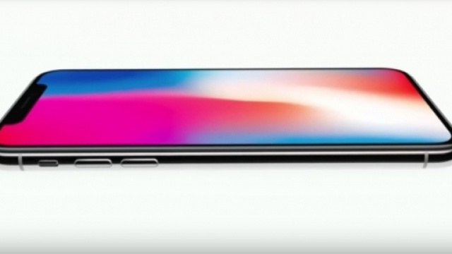iPhone X in ritardo negli scaffali dei negozi di elettronica