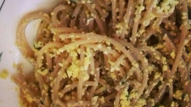 Spaghetti integrali bio con pesto di lupini e menta