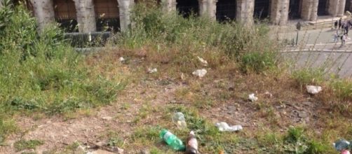 Roma:una veduta del Colosseo dal parco di Colle Oppio