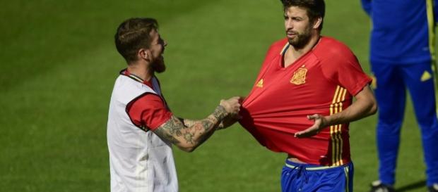 Gerard Piquer et Sergio Ramos. Gerard Piquer et Sergio Ramos.