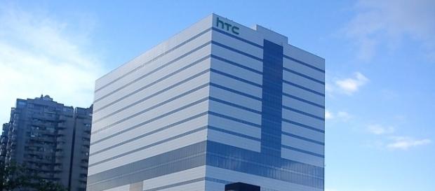 Google just acquired some 2,000 smartphone engineers from HTC for $1.1 billion. / from 'Wikimedia Commons' Google just acquired some 2,000 smartphone engineers from HTC for $1.1 billion. / from 'Wikimedia Commons'