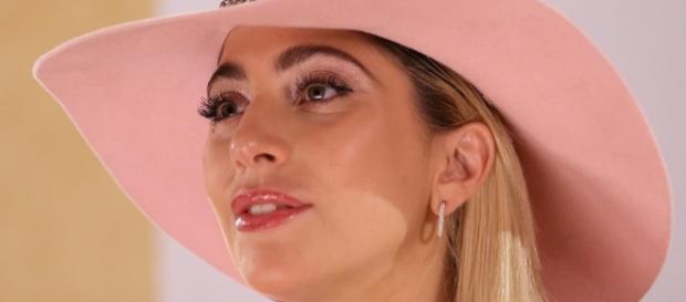 Lady Gaga gravement malade et annule 18 concerts Lady Gaga gravement malade et annule 18 concerts
