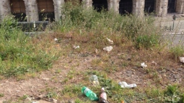 Roma:una veduta del Colosseo dal parco di Colle Oppio