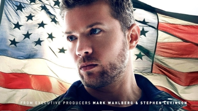 Serie TV Shooter, executive producers Mark Wahlberg & Stephen Levinson (Youtube)