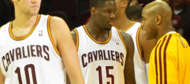 Anthony Bennett (center) gets a new lease in Phoenix/ photo by Erik Drost via Flickr Anthony Bennett (center) gets a new lease in Phoenix/ photo by Erik Drost via Flickr