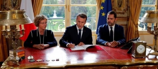 Emmanuel Macron a signé les ordonnances Emmanuel Macron a signé les ordonnances