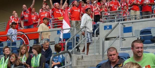 https://commons.m.wikimedia.org/wiki/File:Toronto_FC_Fans.jpg https://commons.m.wikimedia.org/wiki/File:Toronto_FC_Fans.jpg
