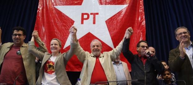 Lula e Gleisi Hoffmann participaram da reunião do Partido dos Trabalhadores Lula e Gleisi Hoffmann participaram da reunião do Partido dos Trabalhadores
