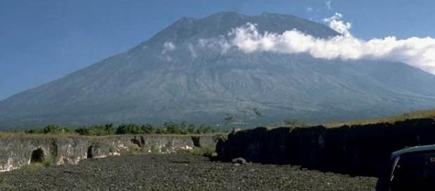 Mount Agung in Bali, Indonesia, is about to erupt. [Image: Wikimedia/Public Domain Mount Agung in Bali, Indonesia, is about to erupt. [Image: Wikimedia/Public Domain