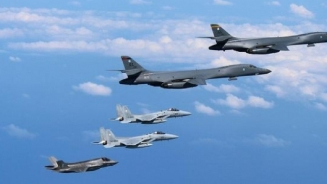 Bombardieri americani sui cieli della Corea del Nord.