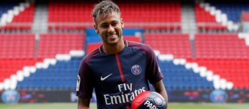 Neymar nel giorno della sua presentazione al Parco dei Prinicipi.