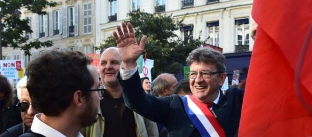 La France insoumise manifeste contre le «coup d'Etat social» La France insoumise manifeste contre le «coup d'Etat social»