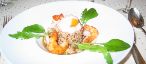 Les spécialités Ardéchoises (ici un plat préparé par le chef Bernard Mathé à Serrières) sont unanimement appréciées. Les spécialités Ardéchoises (ici un plat préparé par le chef Bernard Mathé à Serrières) sont unanimement appréciées.