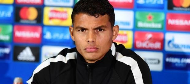 Thiago Silva répond aux journalistes Thiago Silva répond aux journalistes