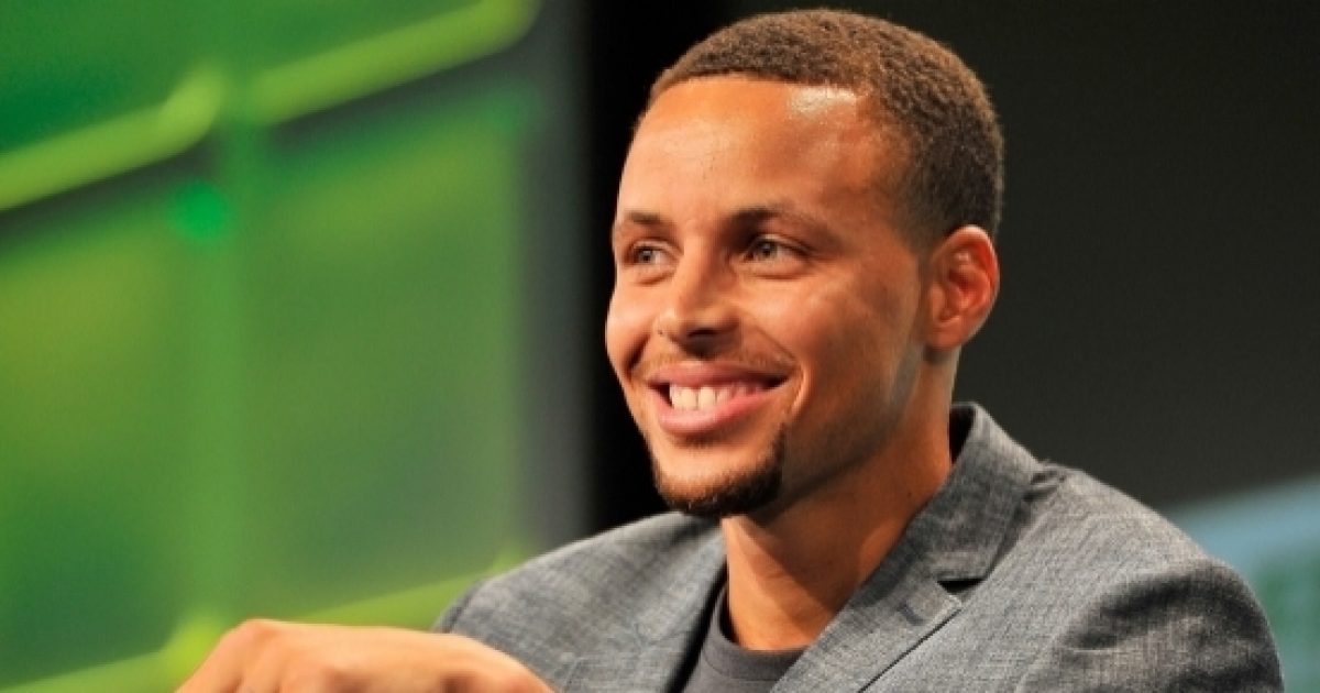 Stephen Curry Gets Outpouring Of Support After Donald Trump Rescinds ...