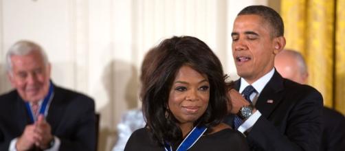Oprah Winfrey receiving an award from former president Barack Obama. Official White House Photo by Lawrence Jackson/Public Domain