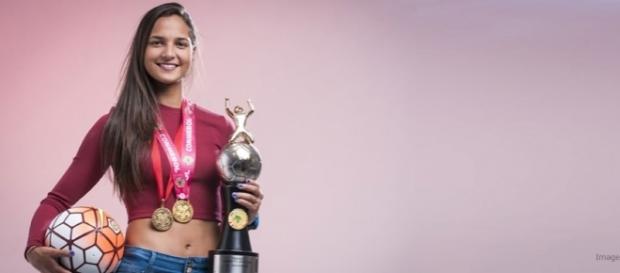 Deyna Castellanos fue nominada entre las 10 mejores futbolistas de ... - lamegaestacion.com Deyna Castellanos fue nominada entre las 10 mejores futbolistas de ... - lamegaestacion.com