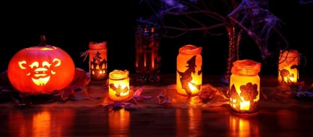 Halloween pieces, Image Credit: PublicDomainPictures / Pixabay Halloween pieces, Image Credit: PublicDomainPictures / Pixabay