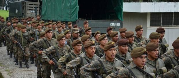 Vecinos en silencio por militarización en el Estado de sitio ... - publinews.gt Vecinos en silencio por militarización en el Estado de sitio ... - publinews.gt