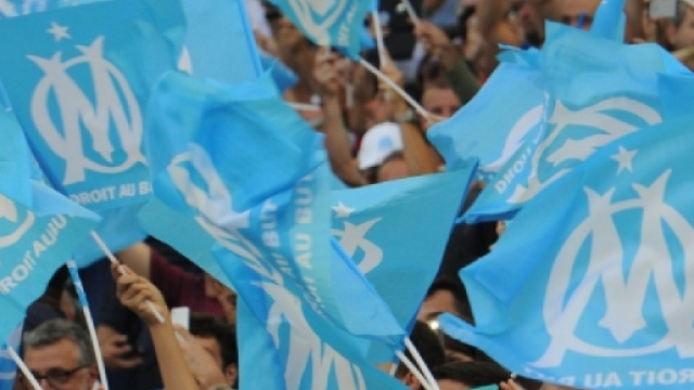 Drapeaux des fans de l'Olympique de Marseille