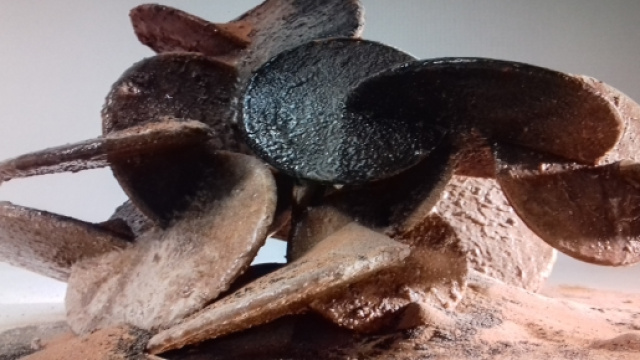 Sarah Al Agroobi, "The desert rose", scultura in sabbia (2016)