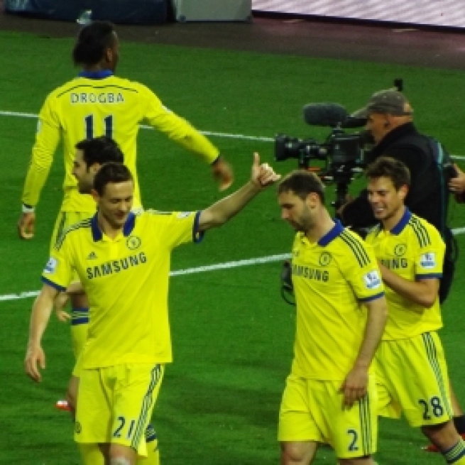 Nemanja Matic (Left) with his with his former Chelsea teammates in the game that his side 3-1 at Leicester City. PHOTO/ Flickr