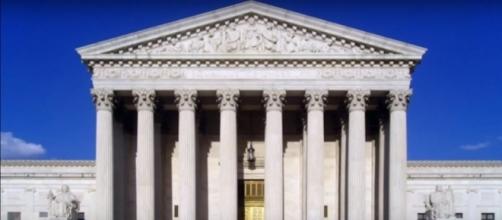 United States Supreme Court building. (Image from OneMinuteClass/Youtube)