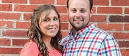 Anna and Josh Duggar anniversary post on Facebook divides fans. (Image Credit: TLC YouTube)