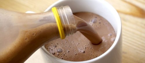 Athletes drink chocolate milk for muscle recovery [Image via Cortado/Flickr CC BY-SA 2.0]