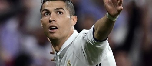 Mercato: au fait, combien ça coûterait d'acheter Cristiano Ronaldo? - bfmtv.com