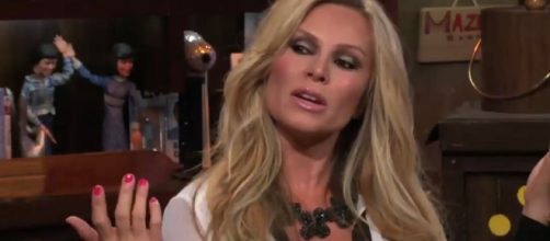 Tamra Judge in the clubhouse [Image via Watch What Happens Live/YouTube screencap]