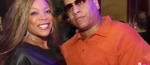 Wendy William's husband Kevin Hunter is allegedly keeping a mistress for 10 years./Pictured GEMSpotTV/YouTube