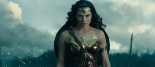 Wonder Woman will be a hot outfit this Halloween. [Image via YouTube]