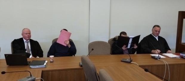 Adil E. und Mohammad N. sollen grausame Körperverletzungsdelikte begangen haben ... Foto: Sigrid Schulz Adil E. und Mohammad N. sollen grausame Körperverletzungsdelikte begangen haben ... Foto: Sigrid Schulz