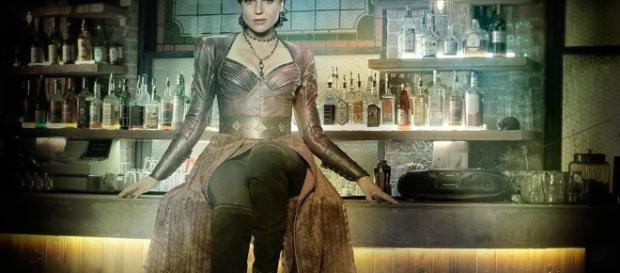 Lana Parrila as The Evil Queen/Roni (via eonline.com) Lana Parrila as The Evil Queen/Roni (via eonline.com)