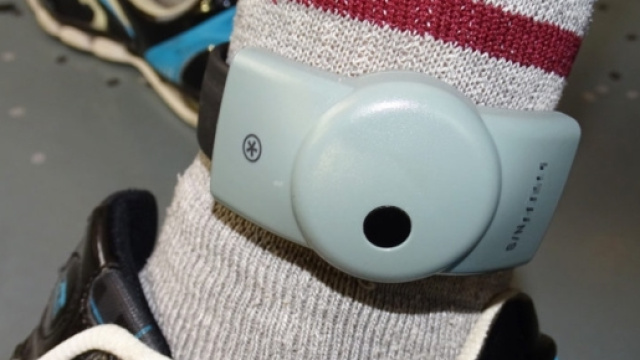 Il braccialetto elettronico usato ai domiciliari