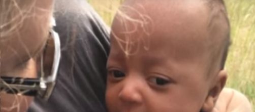 Baby found abandoned in car seat along Oklahoma interstate [Image via YouTube]