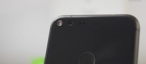 Google Pixel XL 2 release date, price to be announced next week: Report--Image source- Geekyranjit -youtube screenshot