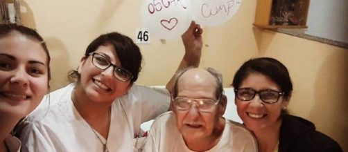 Oscar ha festeggiato i suoi 84 anni in ospedale dove è andato fingendo un malore per non stare a casa da solo. Foto: Facebook.